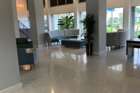 Condominio en alquiler en Pompano Beach, Florida, 1 dormitorio, 82.68 m2 № 1175013 - foto 1