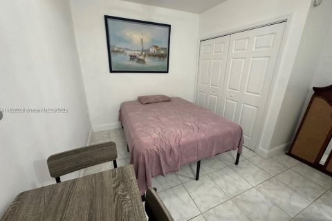 Снять в аренду коммерческую недвижимость в Майами, Флорида 115.2м2, № 1967004 - фото 4