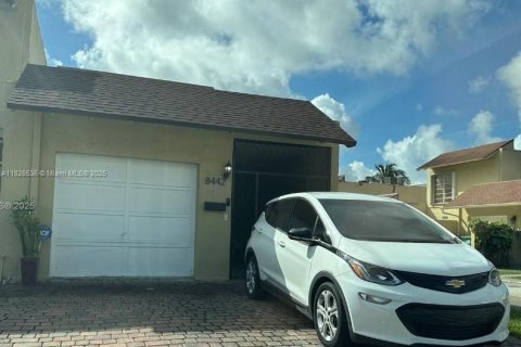 Снять в аренду коммерческую недвижимость в Майами, Флорида 115.2м2, № 1967004 - фото 5