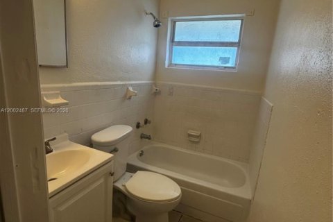 Снять в аренду виллу или дом в Майами, Флорида 2 спальни, 102.56м2, № 2067842 - фото 12