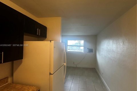 Снять в аренду виллу или дом в Майами, Флорида 2 спальни, 102.56м2, № 2067842 - фото 20