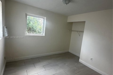 Снять в аренду виллу или дом в Майами, Флорида 2 спальни, 102.56м2, № 2067842 - фото 8