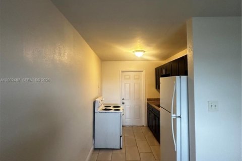 Снять в аренду виллу или дом в Майами, Флорида 2 спальни, 102.56м2, № 2067842 - фото 18