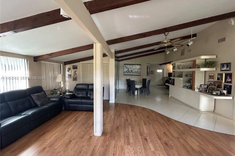 Купить виллу или дом в Холливуд, Флорида 2 спальни, 136.57м2, № 2006727 - фото 8