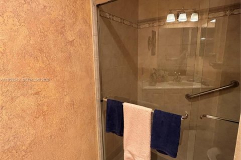 Купить виллу или дом в Холливуд, Флорида 2 спальни, 136.57м2, № 2006727 - фото 15