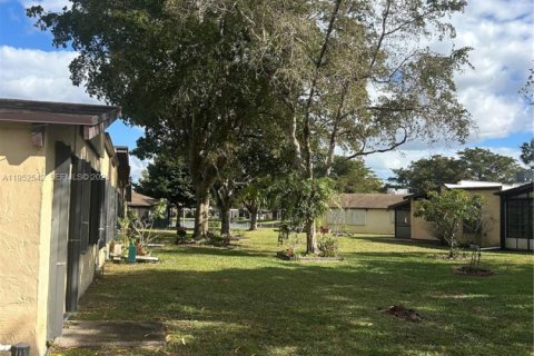 Купить виллу или дом в Холливуд, Флорида 2 спальни, 136.57м2, № 2006727 - фото 11