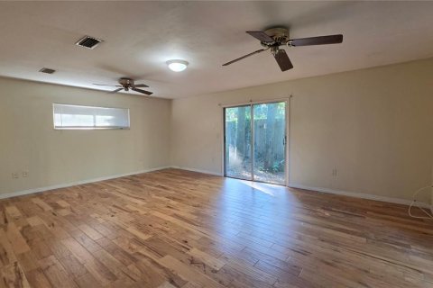 Villa ou maison à louer à Gainesville, Floride: 4 chambres, 171.03 m2 № 2423717 - photo 13