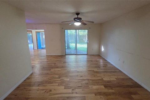Villa ou maison à louer à Gainesville, Floride: 4 chambres, 171.03 m2 № 2423717 - photo 3