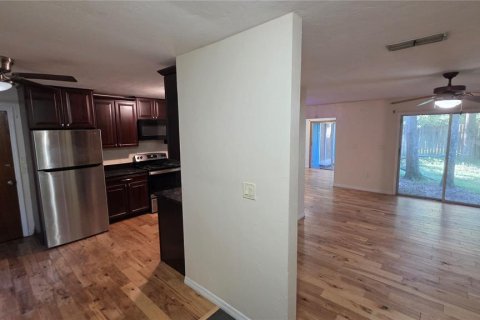 Villa ou maison à louer à Gainesville, Floride: 4 chambres, 171.03 m2 № 2423717 - photo 2