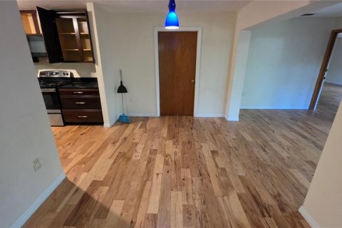 Villa ou maison à louer à Gainesville, Floride: 4 chambres, 171.03 m2 № 2423717 - photo 6