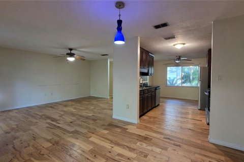 Villa ou maison à louer à Gainesville, Floride: 4 chambres, 171.03 m2 № 2423717 - photo 8