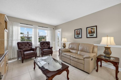 Condominio en venta en Lauderdale Lakes, Florida, 1 dormitorio, 63.55 m2 № 1969037 - foto 4