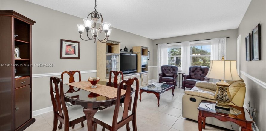 Condominio en Lauderdale Lakes, Florida, 1 dormitorio № 1969037