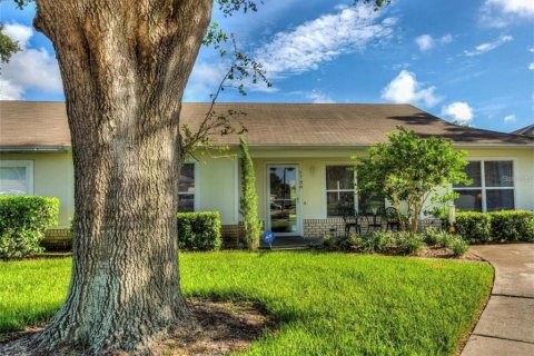 Villa ou maison à vendre à Tavares, Floride: 3 chambres, 119.1 m2 № 2149259 - photo 1