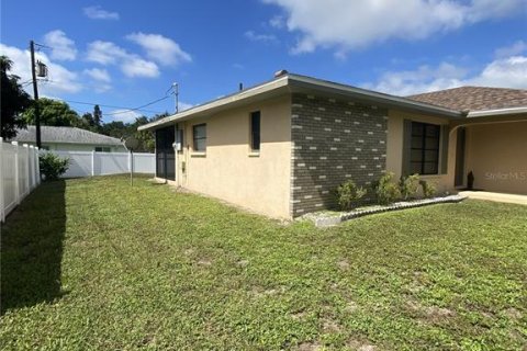 Casa en venta en Venice, Florida, 2 dormitorios, 102.94 m2 № 2384140 - foto 2