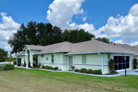 Villa ou maison à Leesburg, Floride 3 chambres, 156.45 m2 № 2218209