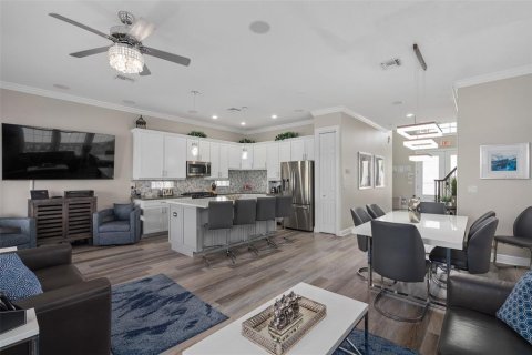 Casa en venta en Four Corners, Florida, 5 dormitorios, 257.8 m2 № 1913365 - foto 9