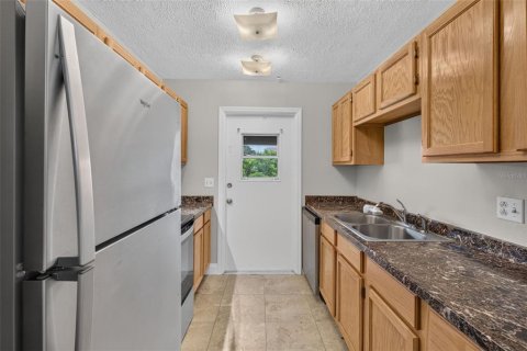 Condominio en alquiler en Edgewood, Florida, 2 dormitorios, 92.34 m2 № 2284753 - foto 20