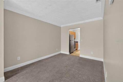Condominio en alquiler en Edgewood, Florida, 2 dormitorios, 92.34 m2 № 2284753 - foto 13