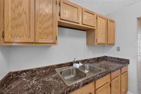 Condominio en alquiler en Edgewood, Florida, 2 dormitorios, 92.34 m2 № 2284753 - foto 24