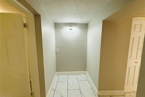 Casa en alquiler en Tampa, Florida, 4 dormitorios, 148.27 m2 № 2104986 - foto 18