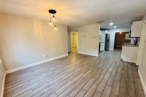 Casa en alquiler en Tampa, Florida, 4 dormitorios, 148.27 m2 № 2104986 - foto 3