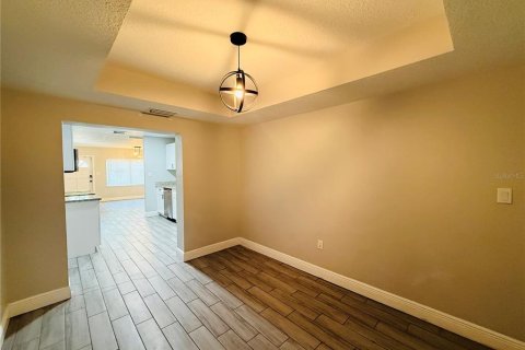 Casa en alquiler en Tampa, Florida, 4 dormitorios, 148.27 m2 № 2104986 - foto 9