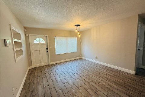 Casa en alquiler en Tampa, Florida, 4 dormitorios, 148.27 m2 № 2104986 - foto 4