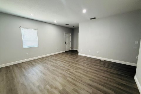 Casa en alquiler en Tampa, Florida, 4 dormitorios, 148.27 m2 № 2104986 - foto 11