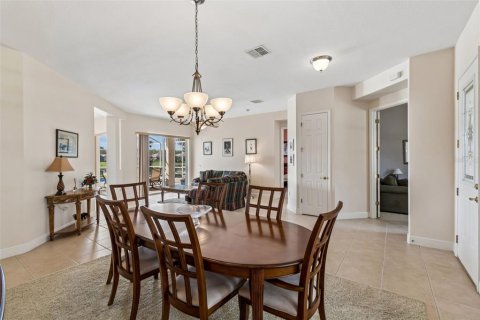 Villa ou maison à vendre à Kissimmee, Floride: 3 chambres, 227.98 m2 № 2110641 - photo 10