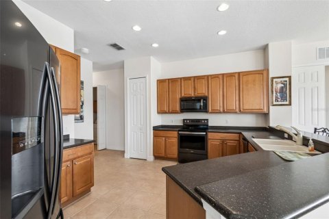 Villa ou maison à vendre à Kissimmee, Floride: 3 chambres, 227.98 m2 № 2110641 - photo 18