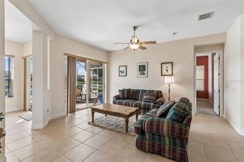 Villa ou maison à vendre à Kissimmee, Floride: 3 chambres, 227.98 m2 № 2110641 - photo 8