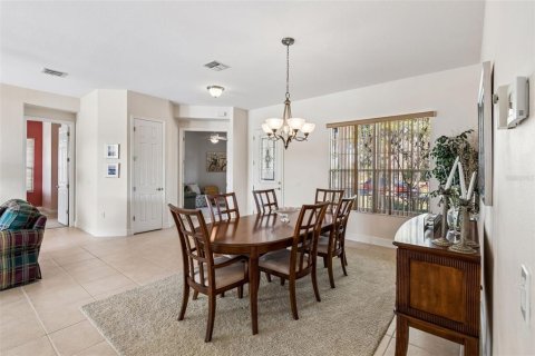 Villa ou maison à vendre à Kissimmee, Floride: 3 chambres, 227.98 m2 № 2110641 - photo 9