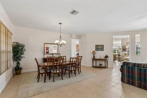 Villa ou maison à vendre à Kissimmee, Floride: 3 chambres, 227.98 m2 № 2110641 - photo 11