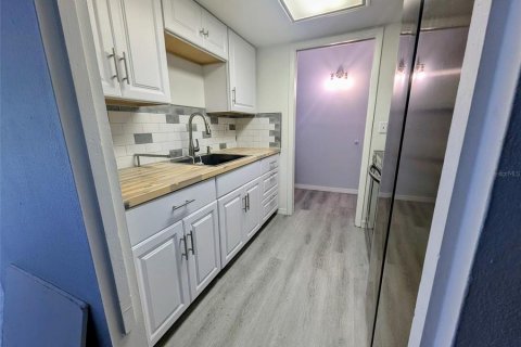 Condo in Fort Myers, Florida, 1 bedroom  № 2097187 - photo 4