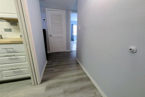 Condo in Fort Myers, Florida, 1 bedroom  № 2097187 - photo 2