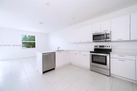 Adosado en venta en Miami, Florida, 4 dormitorios, 169.08 m2 № 1985992 - foto 6