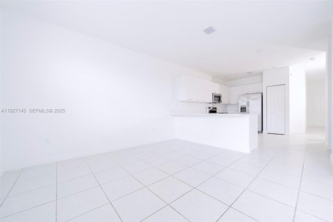 Adosado en venta en Miami, Florida, 4 dormitorios, 169.08 m2 № 1985992 - foto 9