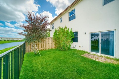 Adosado en venta en Miami, Florida, 4 dormitorios, 169.08 m2 № 1985992 - foto 16