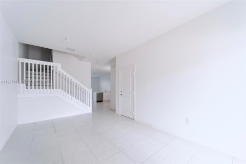 Adosado en venta en Miami, Florida, 4 dormitorios, 169.08 m2 № 1985992 - foto 11