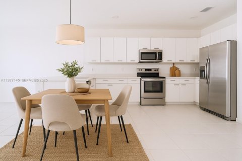 Adosado en venta en Miami, Florida, 4 dormitorios, 169.08 m2 № 1985992 - foto 7