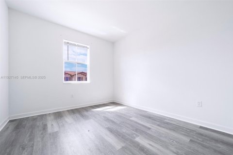 Adosado en venta en Miami, Florida, 4 dormitorios, 169.08 m2 № 1985992 - foto 24