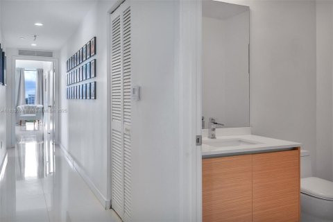 Copropriété à vendre à Miami, Floride: 3 chambres, 139.82 m2 № 1958213 - photo 12