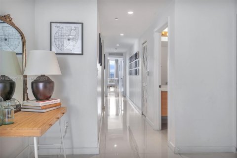 Copropriété à vendre à Miami, Floride: 3 chambres, 139.82 m2 № 1958213 - photo 11