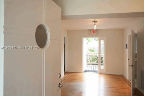 Oficina en alquiler en Miami Beach, Florida № 1188538 - foto 1