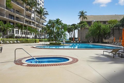 Снять в аренду кондоминиум в Майами, Флорида 1 спальня, 64.1м2, № 2005747 - фото 27