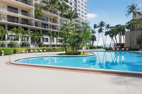 Снять в аренду кондоминиум в Майами, Флорида 1 спальня, 64.1м2, № 2005747 - фото 28