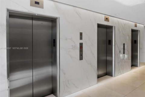 Снять в аренду кондоминиум в Майами, Флорида 1 спальня, 64.1м2, № 2005747 - фото 3