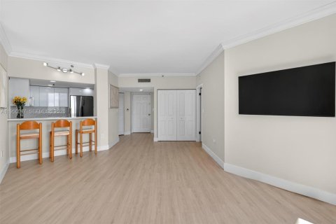 Снять в аренду кондоминиум в Майами, Флорида 1 спальня, 64.1м2, № 2005747 - фото 17