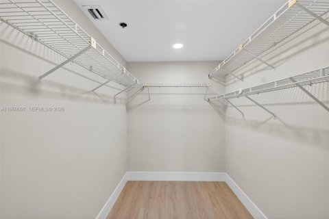 Снять в аренду кондоминиум в Майами, Флорида 1 спальня, 64.1м2, № 2005747 - фото 22